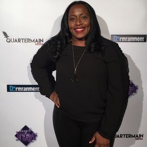 Mossimo Long Sleeve Top with frill details on sleeves black in size XL